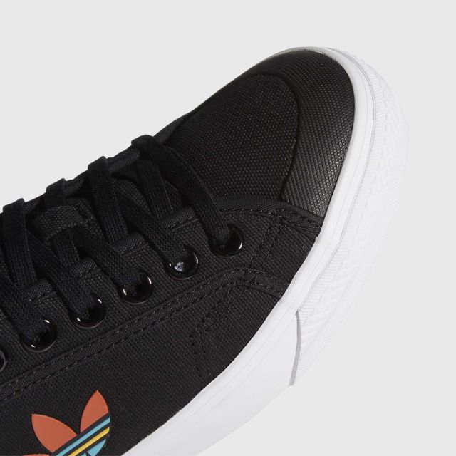 adidas nizza platform core black