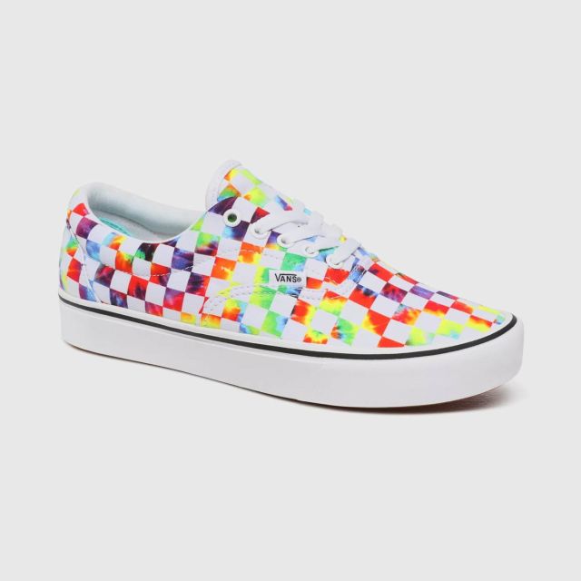 White vans tie up Clearance