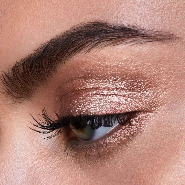 Shiny eyeshadow 2025