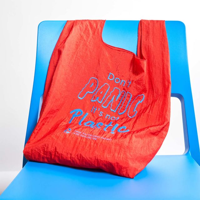 MAHANAKHON Shopping Bag - Don't Panic / Red
