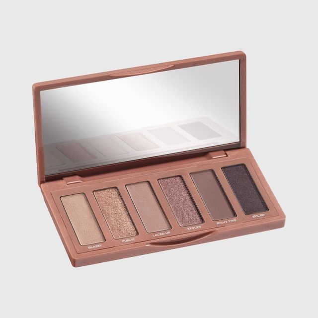 URBAN DECAY Naked3 Eyeshadow Palette, 12 Versatile Rosy Neutral Shades for  Every Day - Ultra-Blendable, Rich Colors with Velvety Texture - Set
