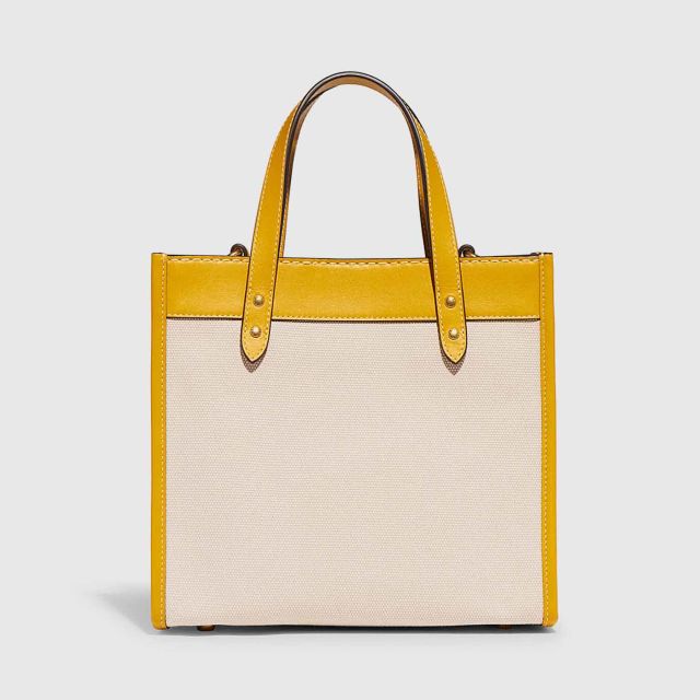 COACH Canvas Field Tote 22 - B4/Natural Canvas/Yellow Gold