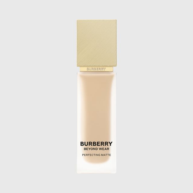 BURBERRY Beyond Wear Perfecting Matte Foundation 30 ml 30 LIGHT WARM