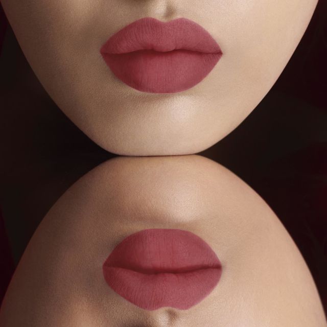 BURBERRY Kisses Liquid Matte Lipstick 6 ml 31 Blush Pink