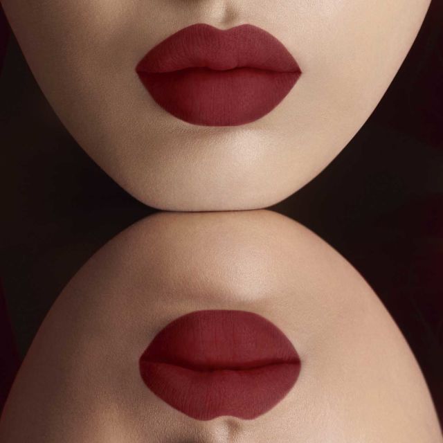 BURBERRY Kisses Liquid Matte Lipstick 6 ml 97 Oxblood