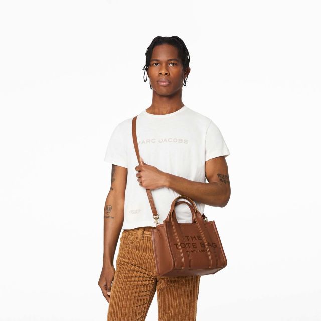 MARC JACOBS The Leather Small Tote Bag - Argan Oil