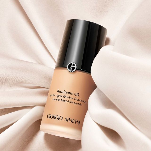 GIORGIO ARMANI Luminous Silk Foundation 2