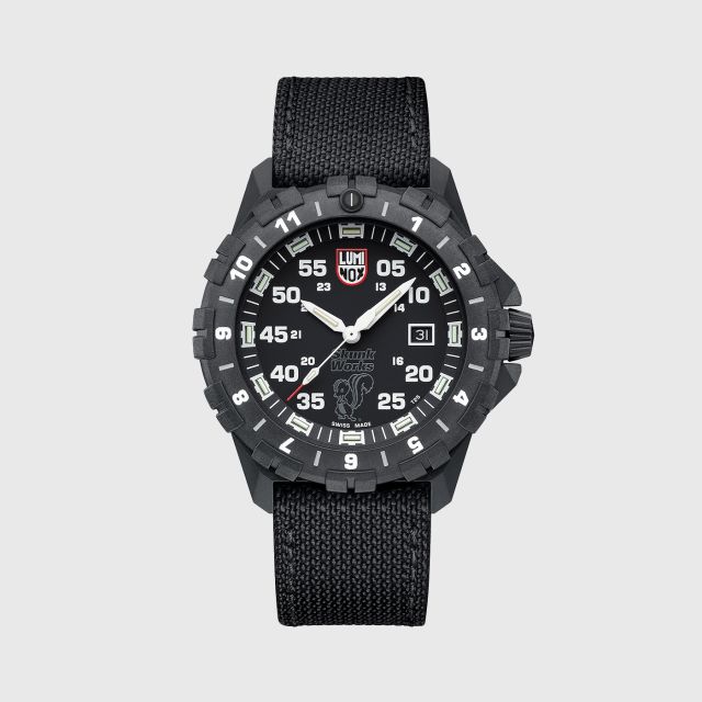 Amazon.co.jp: Luminox F-117 ナイトホークウォッチ - 6441