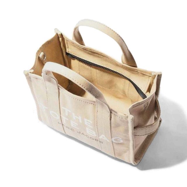 【関税&送料込】Marc Jacobs The Small Tote Bag In Beige Canv Marc Jacobs The Medium Tote Bag - Beige/Tan - Walmart.com